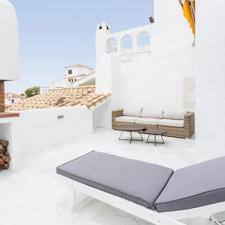 Aldea Blanca, Puerto Banus With Sea View Apartment