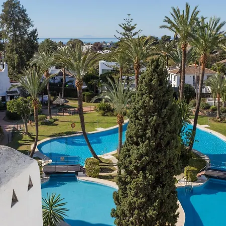 Aldea Blanca, Puerto Banus With Sea View Apartment *
