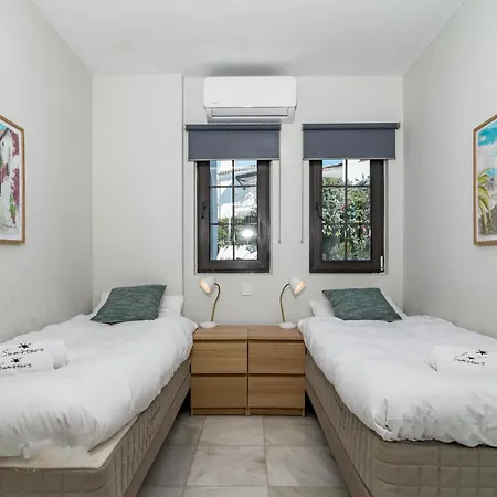 Aldea Blanca, Puerto Banus With Sea View Apartment *