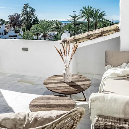 Aldea Blanca, Puerto Banus With Sea View Apartment *